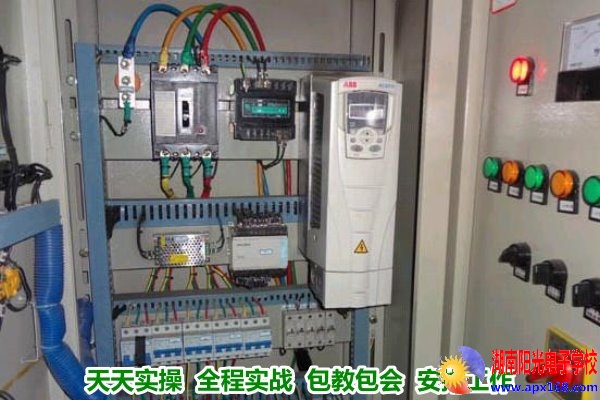 电动工具维修培训班学员实操 电动工具维修培训班学员实操