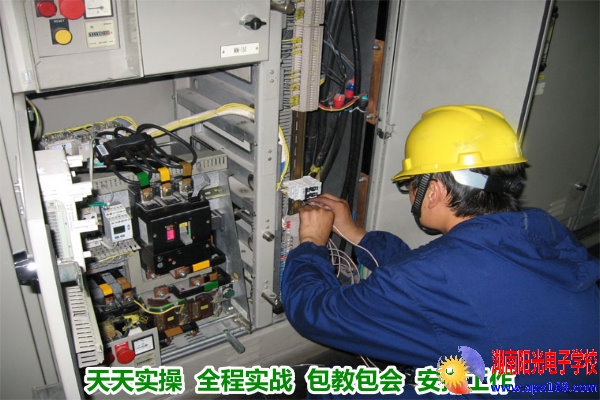 电动工具维修培训班学员实操 电动工具维修培训班学员实操